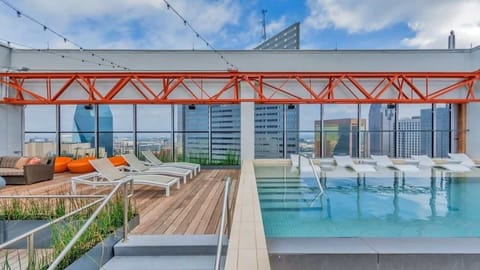 Spacious CozySuites at LTV 2BR with Pool, Gym