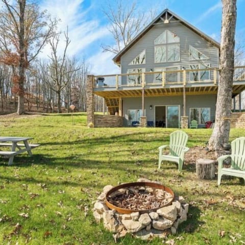 Back of house. 11050 Rock Point
