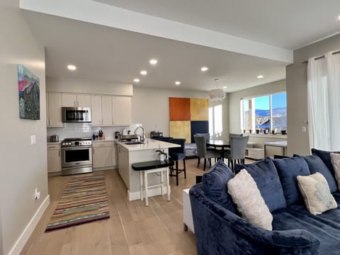 Great Room, Main Living Level