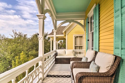 Galveston Vacation Rental | 1BR | 1BA | 720 Sq Ft | Steps to Access Property