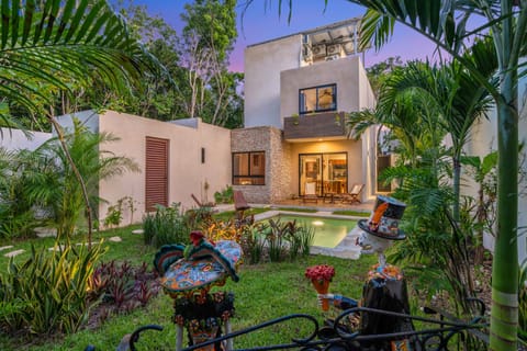 Villa Backyard and Pool
