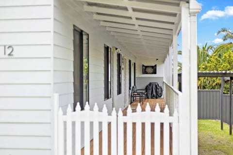 'Luv Shack @ Tuross Head' - Deck