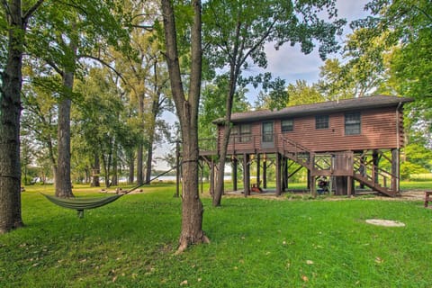 Lacon Vacation Rental | 2BR | 1BA | 1,000 Sq Ft | Stairs Required