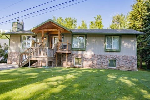 Cross Creek Cabin, just across the street from Rock Creek and Rotary Park