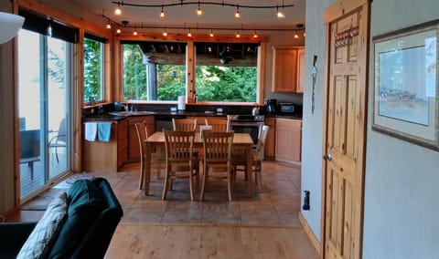 Seating For Six when you arrive