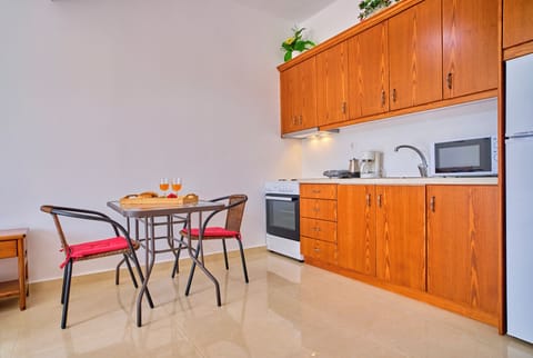 Stacys Apartment 1 near Sidari-Kitchen and Dining Area 