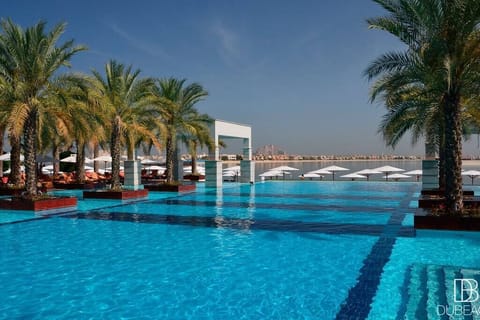 Main Zabeel Saray hotel pool