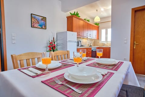 Stacys Apartment 2 near Sidari-Dining Area 