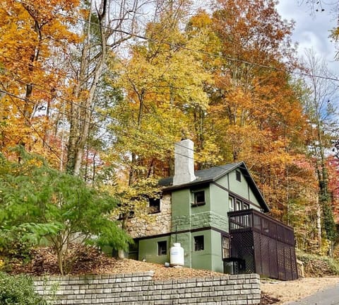 Incredible Gatlinburg, Park Like Experience At This Beautiful Cabin!