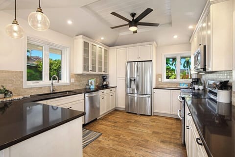 Poipu Mala Nani Modernized Kitchen