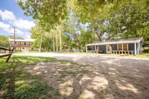 25ab39c7-fcbe-4fd4-8961-32a51d696a49