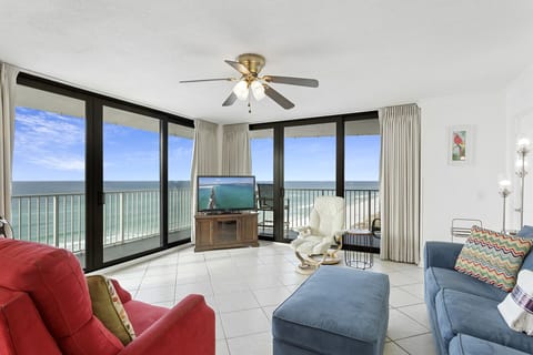 23-Mainsail-181-Living