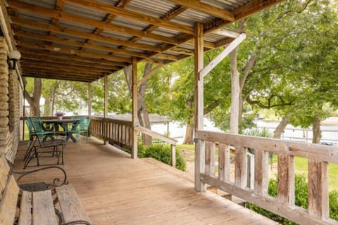 1b0adb05-c8d3-48c2-9455-218296923920