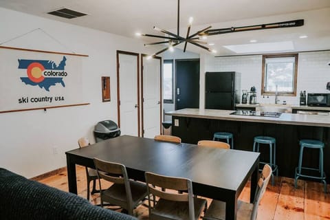 Modern finishes with rustic ski decor