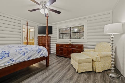 Room darkening shades are installed on the windows, so you can get some extra sleep. 