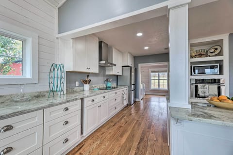 Kitchen | Main Floor