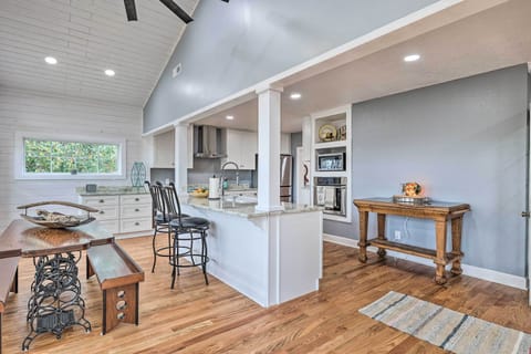 Dining Area | Main Floor