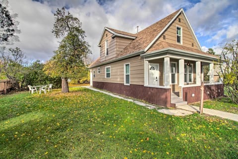 Helena Vacation Rental | 2BR | 1BA | Steps Required | 900 Sq Ft