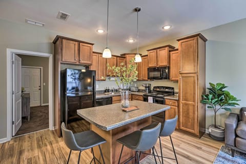 Kitchen | Cooking Basics | Dishware & Flatware | Ice Maker | Trash Bags