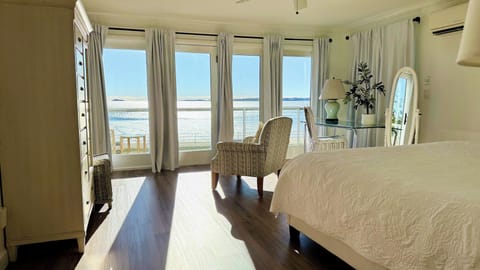 Master King bedroom