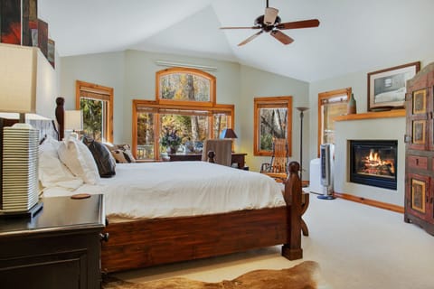 Bedroom 1 - Main Level