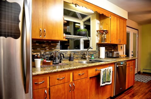 Fridge, bottom freezer w/ice-maker. Lots of granite counterspace & dishwasher.