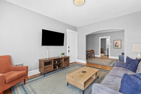 Living Room/TV
