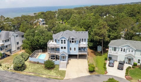Welcome to Holiday House at Monteray Shores!