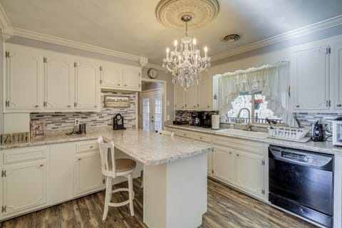 Kitchen | Single-Story Home