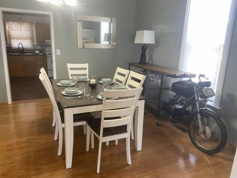 93d0c7a9 face 496a bee3 70cf9853337a