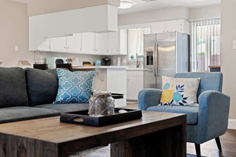 Open layout perfect to enjoy each others company!