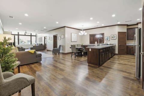 Quiet hours are from 10 pm to 7 am.