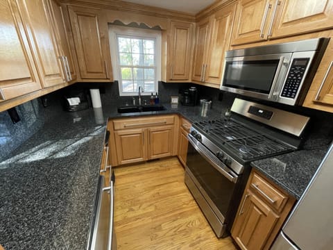 Fully equipped kitchen.