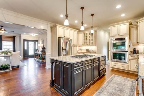 Open floor plan, makes it easy to spend time together.