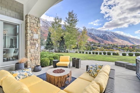 Sandy Vacation Rental | 4BR | 3.5BA | 6,900 Sq Ft | Stairs to Enter