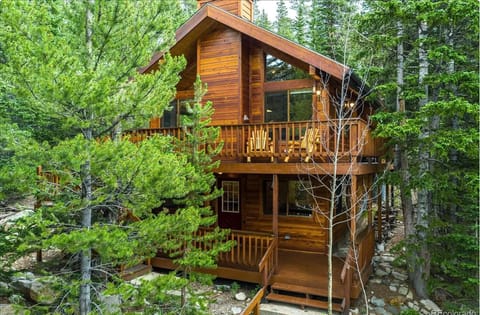 Cabin exterior - Summer