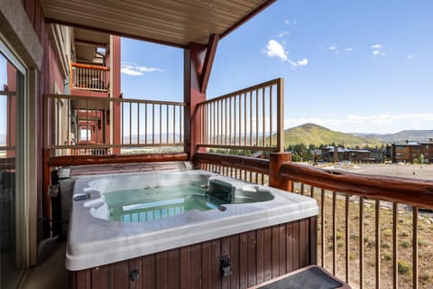 - Private balcony hot tub with mountain views  
- Relaxing soak after a day of skiing or hiking  
- Scenic Park City escape with fresh alpine air