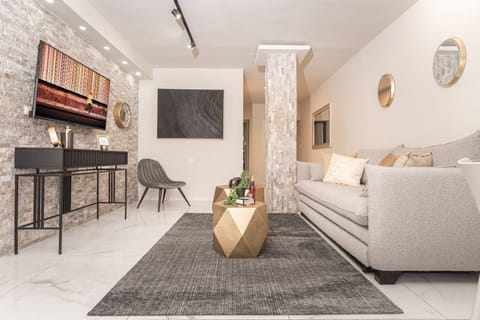 Living Room / Lounge