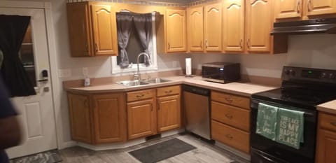 Extra large fully equipped kitchen. 