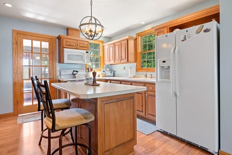 Spacious fully stocked kitchen