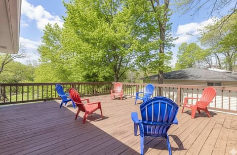 • Short-Term Rentals, Luxury vacation rentals & unique stays by Enjoy Unique Stays • Cabins, treehouses & waterfront homes for unforgettable getaways 
• Hot tub, scenic views & pet-friendly vacation rentals  