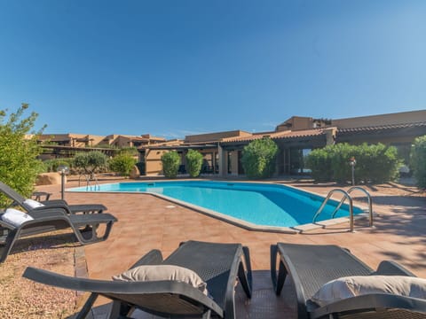 Sky, Water, Plant, Building, Swimming Pool, Outdoor Furniture, Shade, Tree, Sunlounger, Leisure