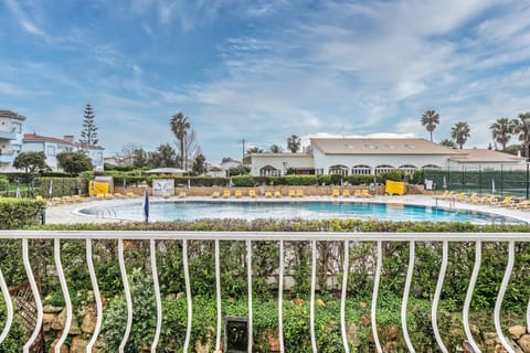 Oasis Parque Pool View