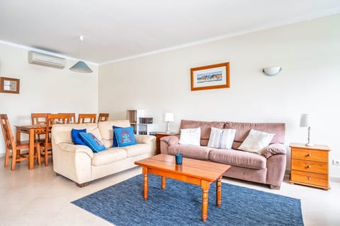 Oasis Parque AT14 Living Room 2