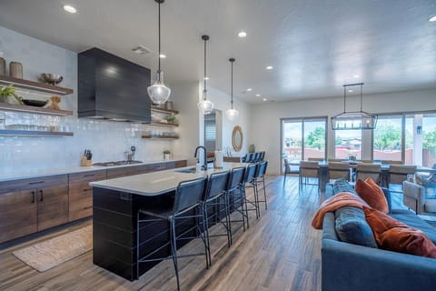 Seating for up to 5 at the kitchen island