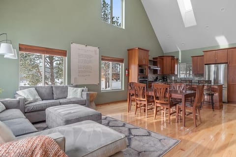 Cozy living room, fully equipped kitchen, and a 6-seat dining table