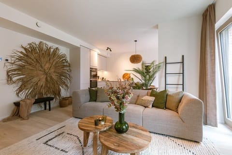 Spacious and warm livingroom