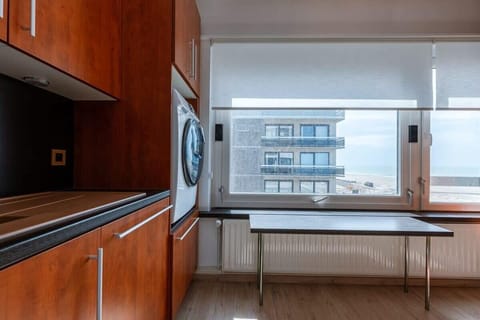 Laundry room with washing machine