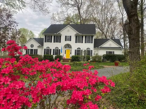 Welcome to our casa in Crozet, VA