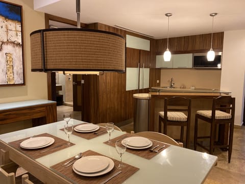 Kitchen/Living Room/Bar